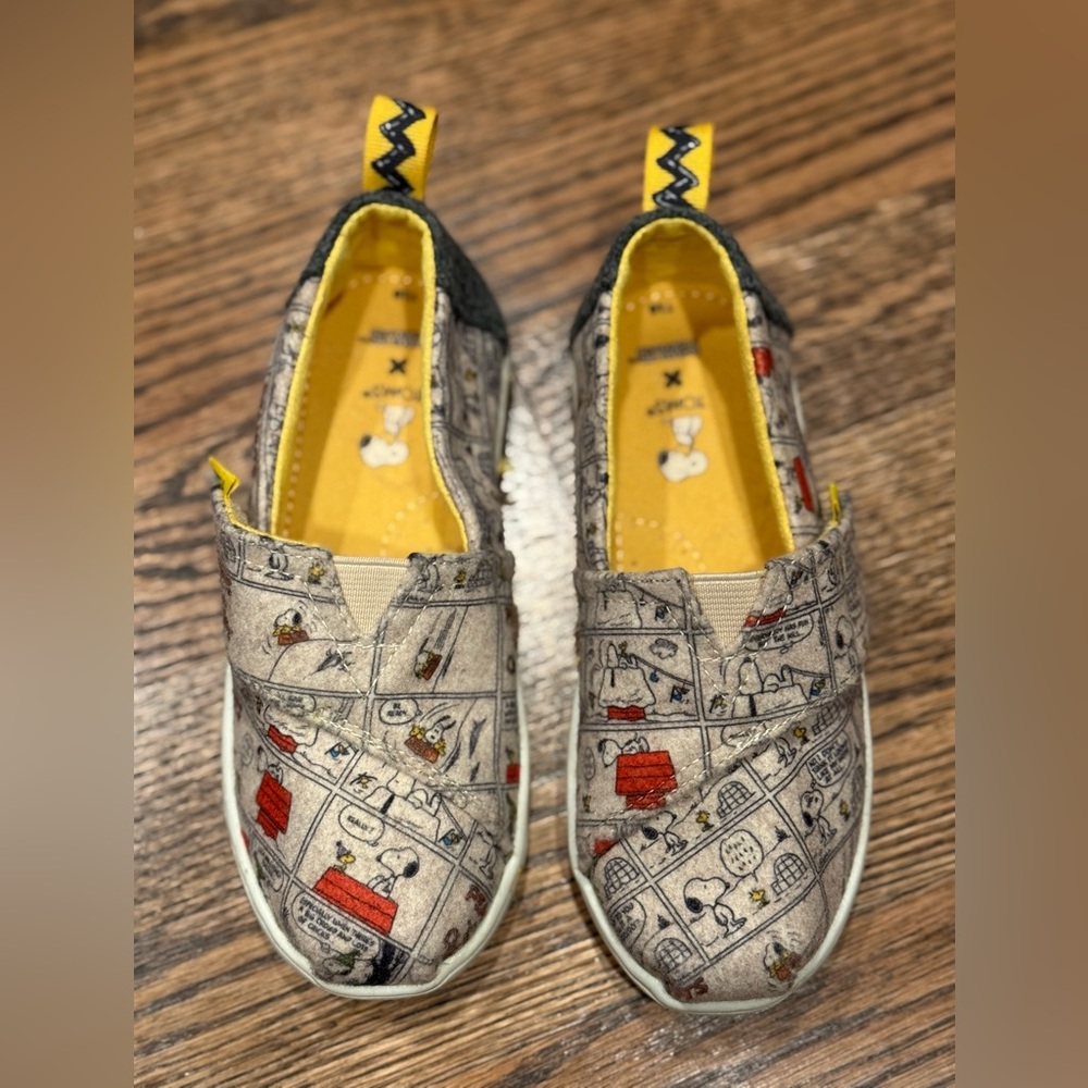 TOMS x PEANUTS Comic Print Kids’ Slip-On Shoes, size 10 (little kids/toddler)